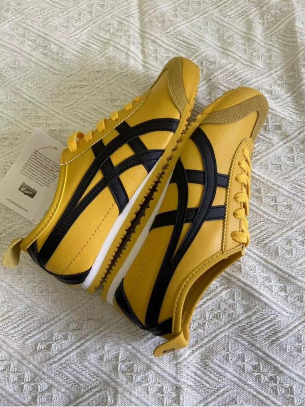 NEW Onitsuka Tiger Mexico 66 'Kill Bill' US 7
Size 38 Women's